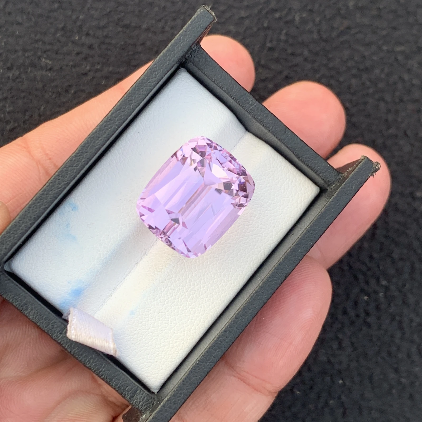 35.54 ct Natural Pink Kunzite Cushion Shape Loose Gemstone from Afghanistan — view 11